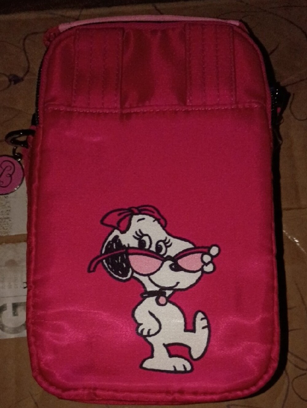 Peanuts Lug Hot Pink Crossbody Bag with Belle-Style Cartoon Patch - Picture 4 of 4